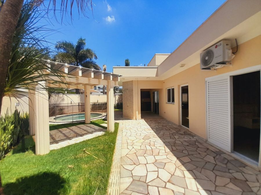 Casa em Condomínio - Venda - Parque Residencial Roland - Limeira - SP