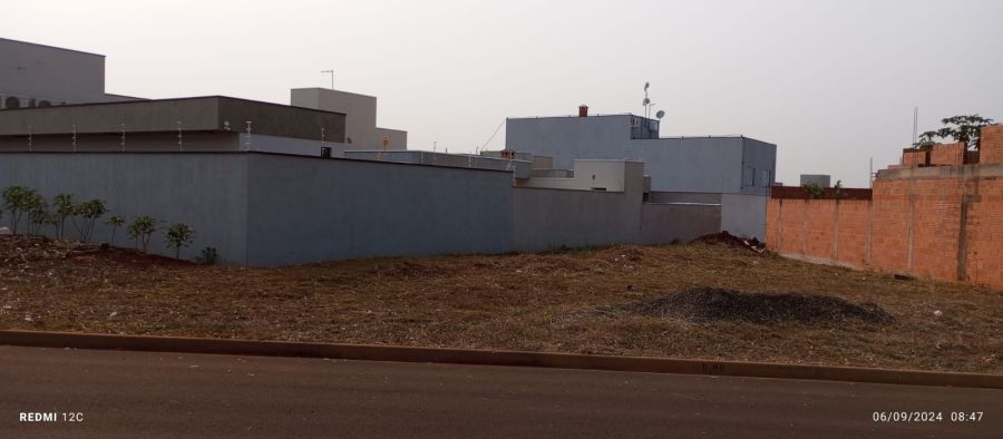 Terreno - Venda - Residencial Colinas do Engenho I - Limeira - SP