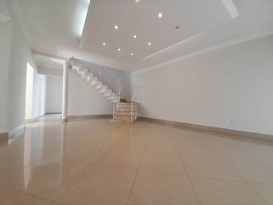 Casa em Condomnio - Aluguel - Vila Limeirnea - Limeira - SP