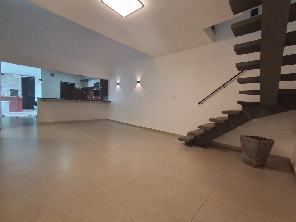 Casa em Condomnio - Aluguel - Parque Residencial Roland - Limeira - SP