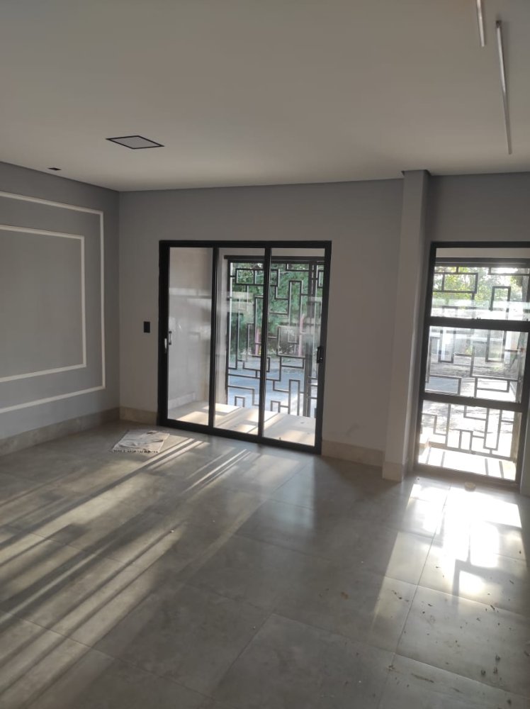 Imvel Comercial - Aluguel - Vila Mathias - Limeira - SP