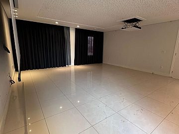 CASA EM CONDOM�NIO PARA LOCA��O