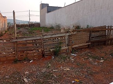 TERRENO � VENDA