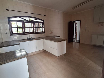 CASA EM CONDIMONIO PARA LOCA��O