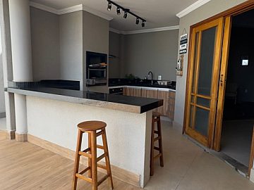 CASA EM CONDOM�NIO � VENDA