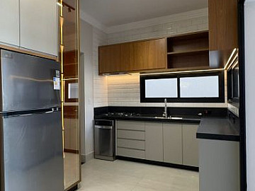 CASA EM CONDOMINIO � VENDA