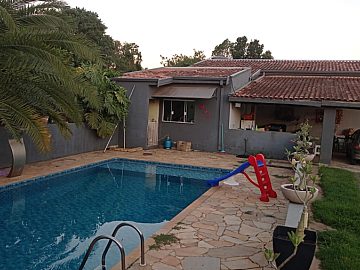 CH�CARA EM CONDOM�NIO � VENDA