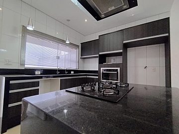 CASA EM CONDOM�NIO PARA LOCA��O