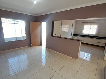 CASA COM ED�CULA PARA LOCA��O