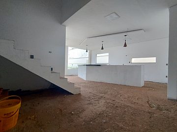 CASA EM CONDOM�NIO EM CONSTRU��O � VENDA