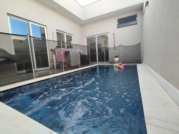 CASA EM CONDOM�NIO � VENDA