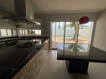 CASA EM CONDOM�NIO � VENDA