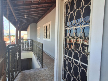 CASA PARTE SUPERIOR PARA LOCA��O