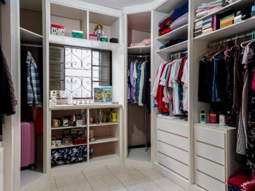 Closet sute